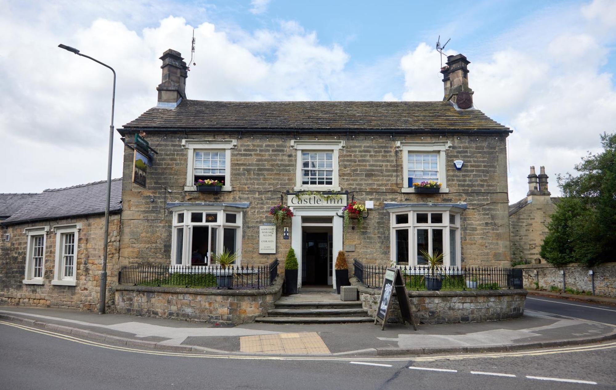 Castle Inn By Greene King Inns Bakewell Exterior photo